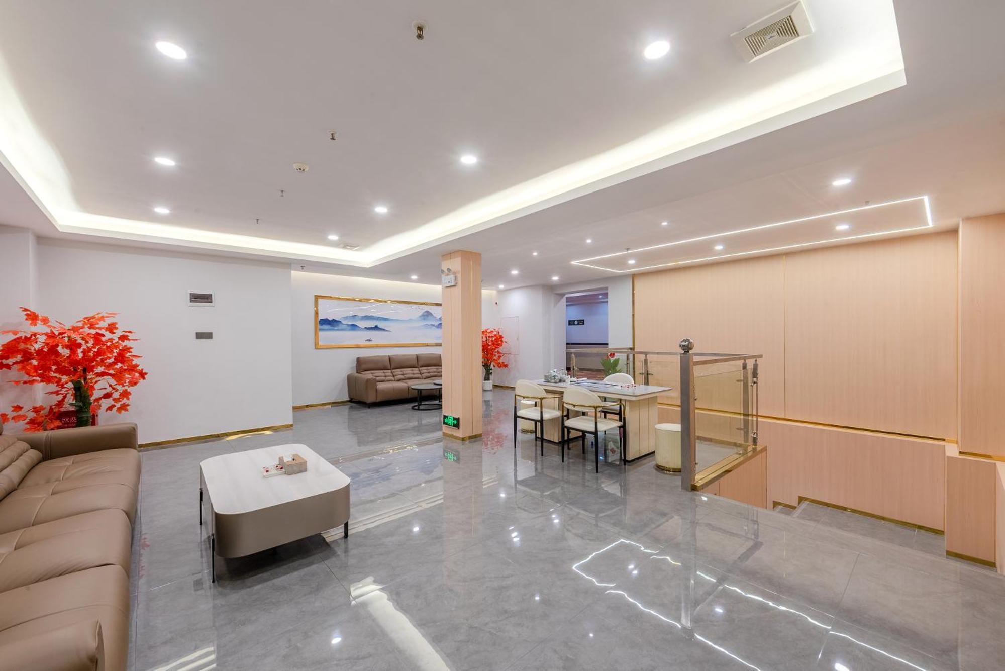 Huahang Hotel - Guangzhou Baiyun International Airport - Free Airport Shuttle Bus エクステリア 写真