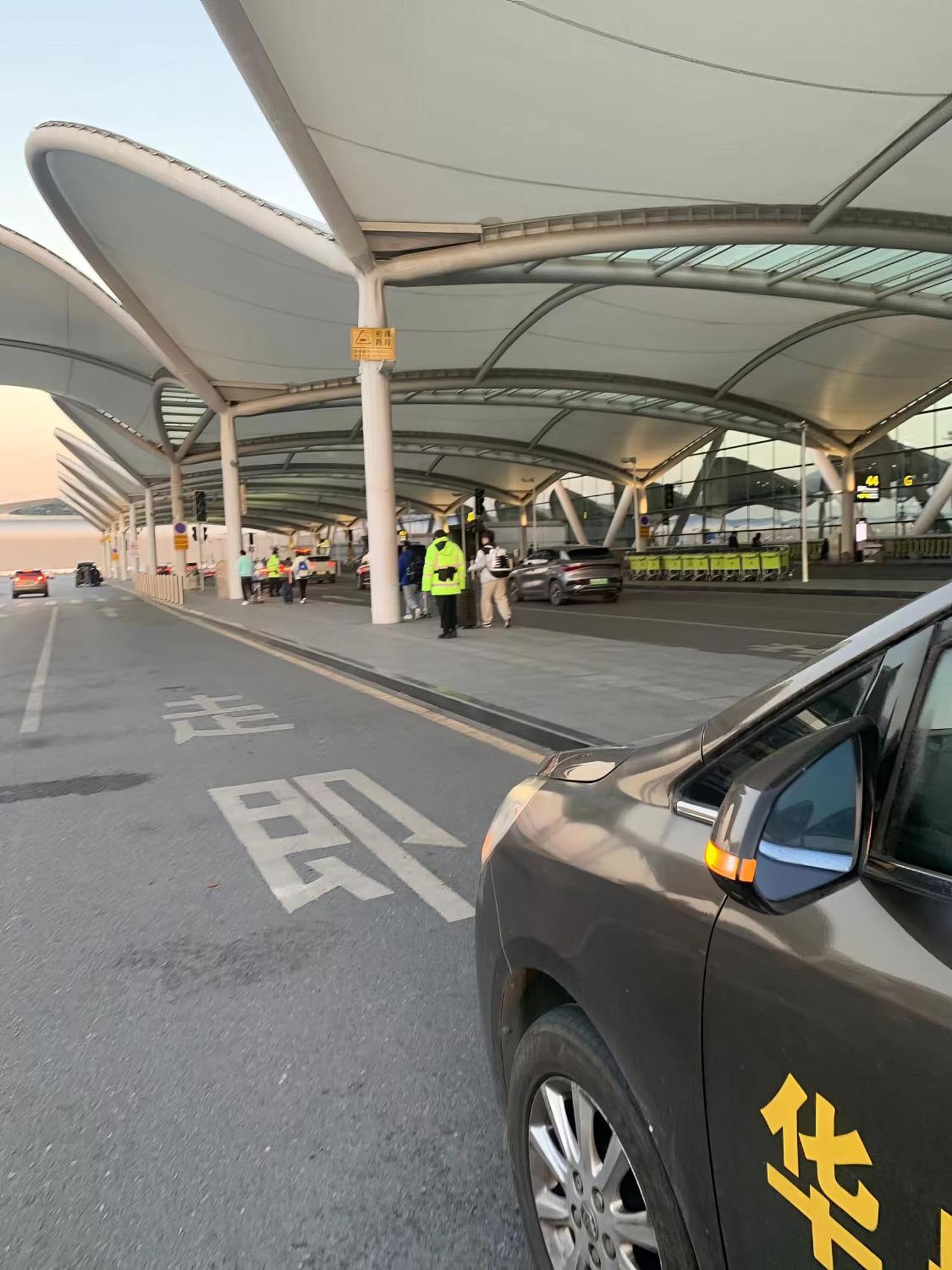 Huahang Hotel - Guangzhou Baiyun International Airport - Free Airport Shuttle Bus エクステリア 写真