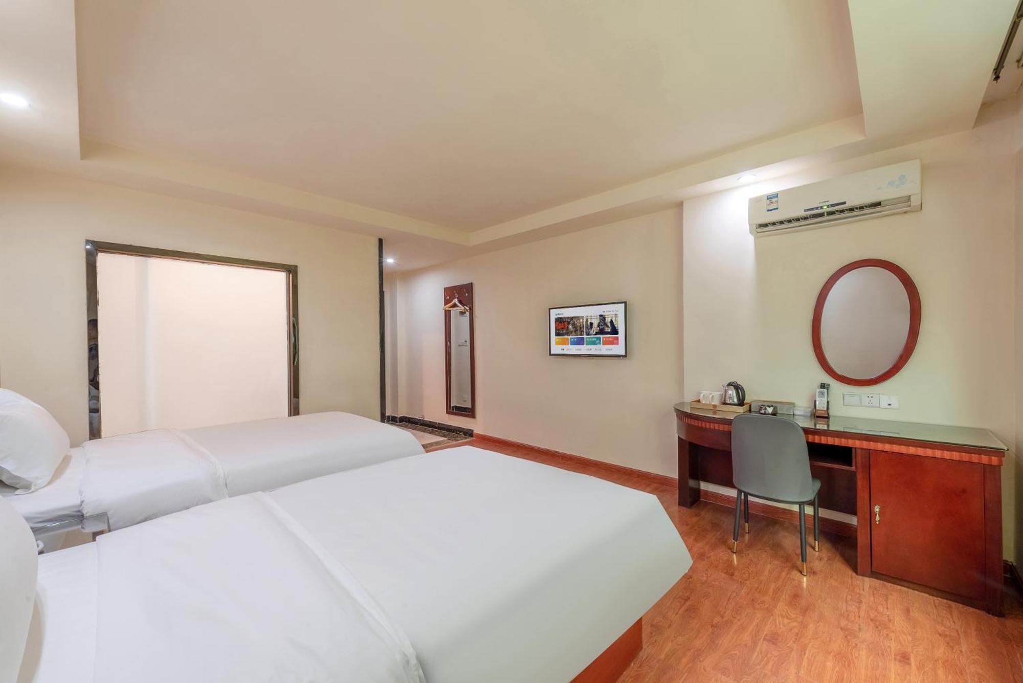 Huahang Hotel - Guangzhou Baiyun International Airport - Free Airport Shuttle Bus エクステリア 写真