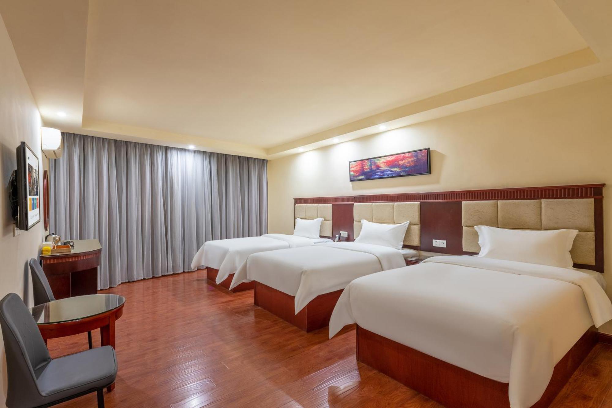 Huahang Hotel - Guangzhou Baiyun International Airport - Free Airport Shuttle Bus エクステリア 写真