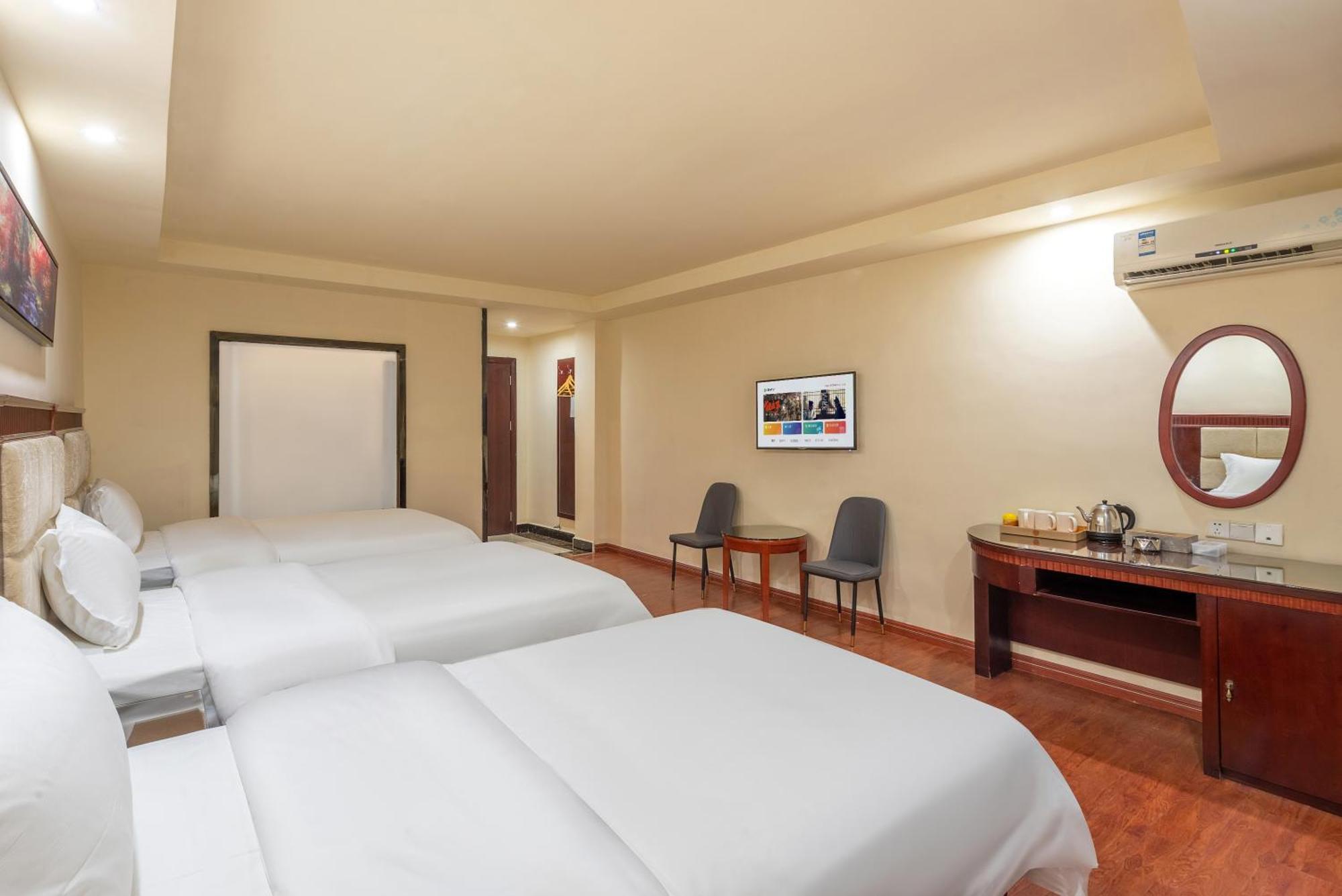 Huahang Hotel - Guangzhou Baiyun International Airport - Free Airport Shuttle Bus エクステリア 写真