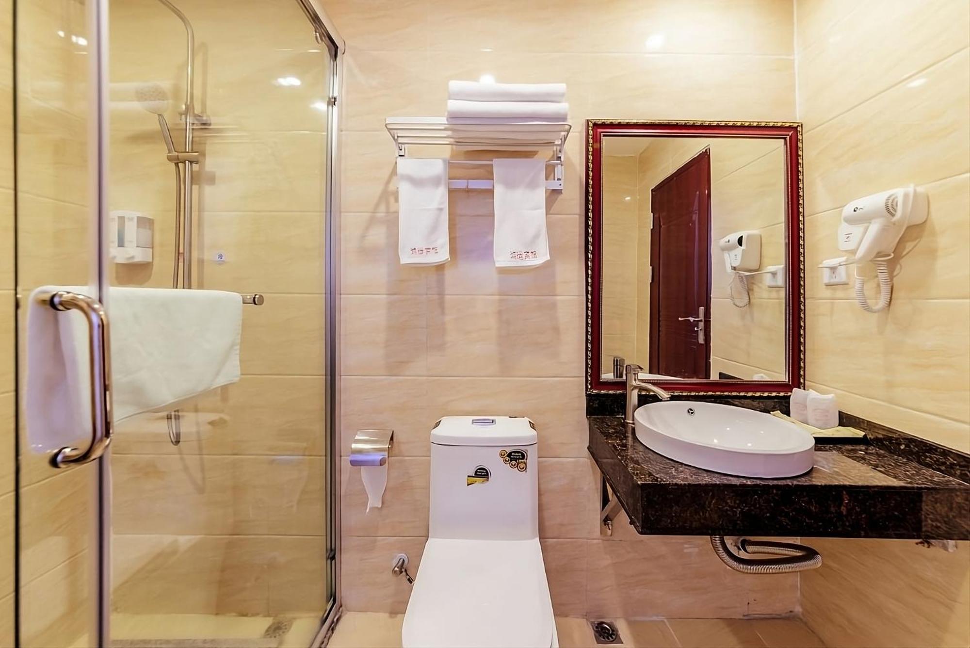 Huahang Hotel - Guangzhou Baiyun International Airport - Free Airport Shuttle Bus エクステリア 写真