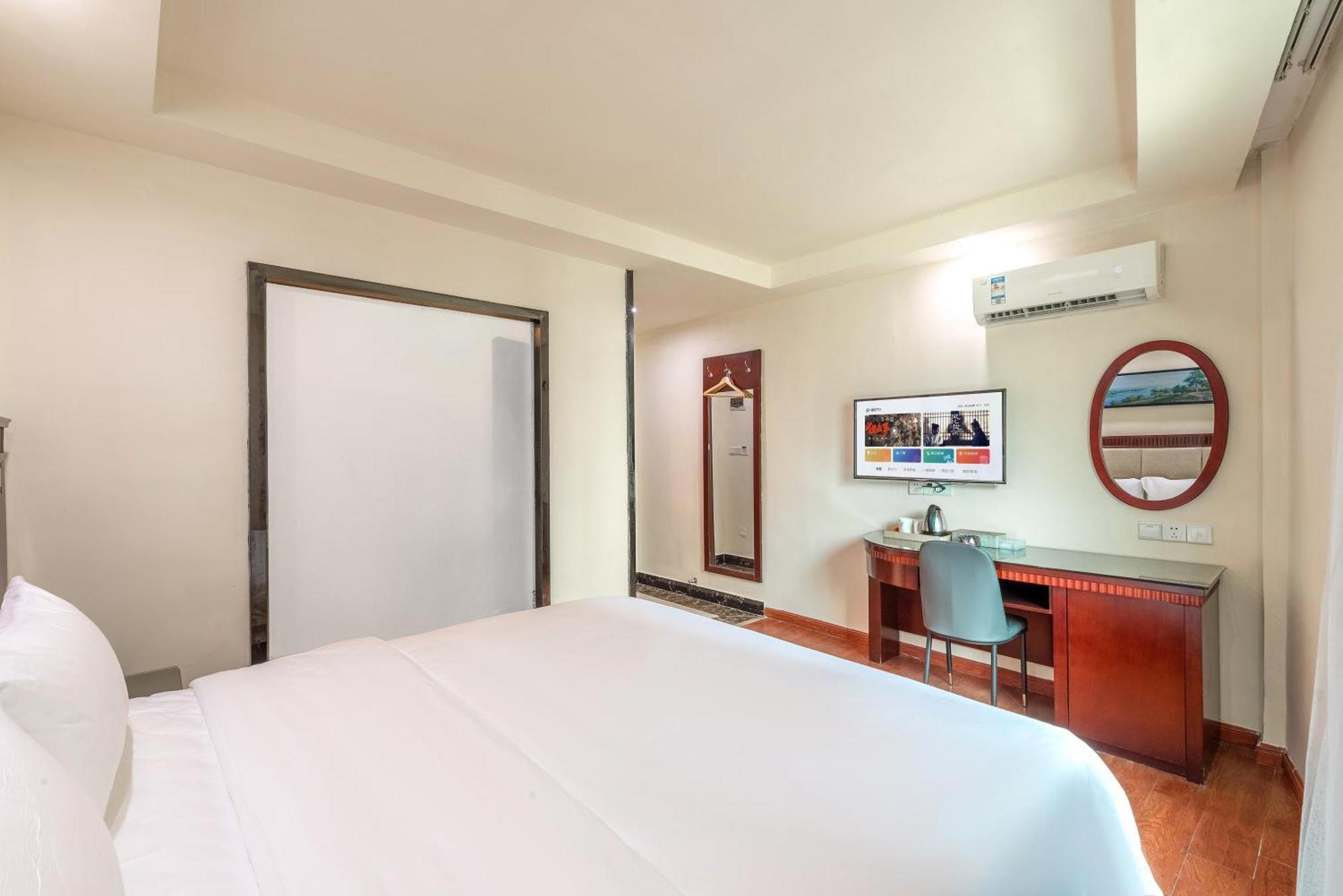 Huahang Hotel - Guangzhou Baiyun International Airport - Free Airport Shuttle Bus エクステリア 写真