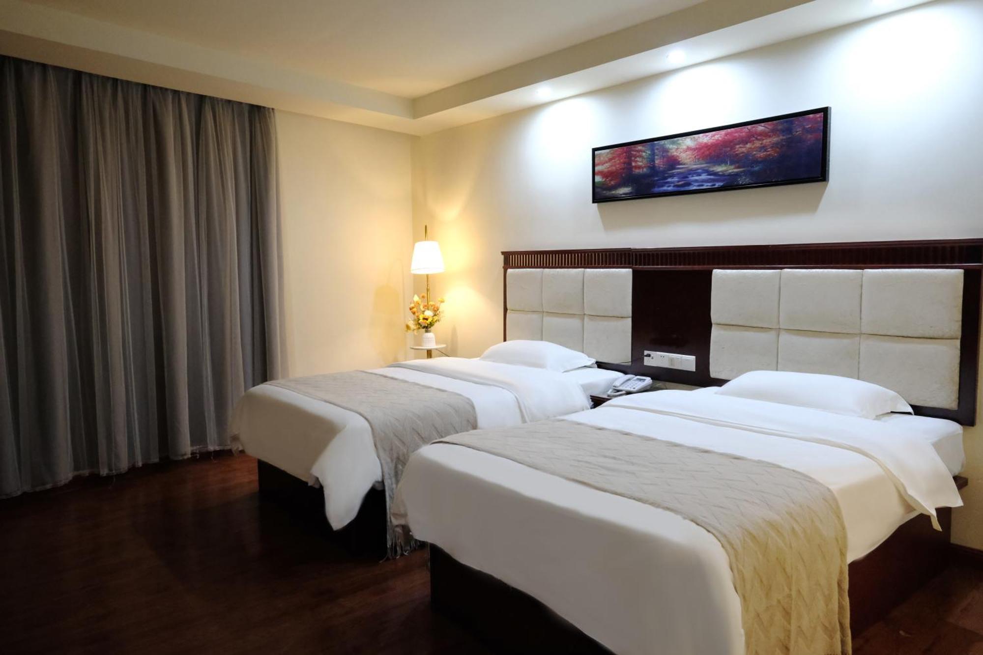 Huahang Hotel - Guangzhou Baiyun International Airport - Free Airport Shuttle Bus エクステリア 写真