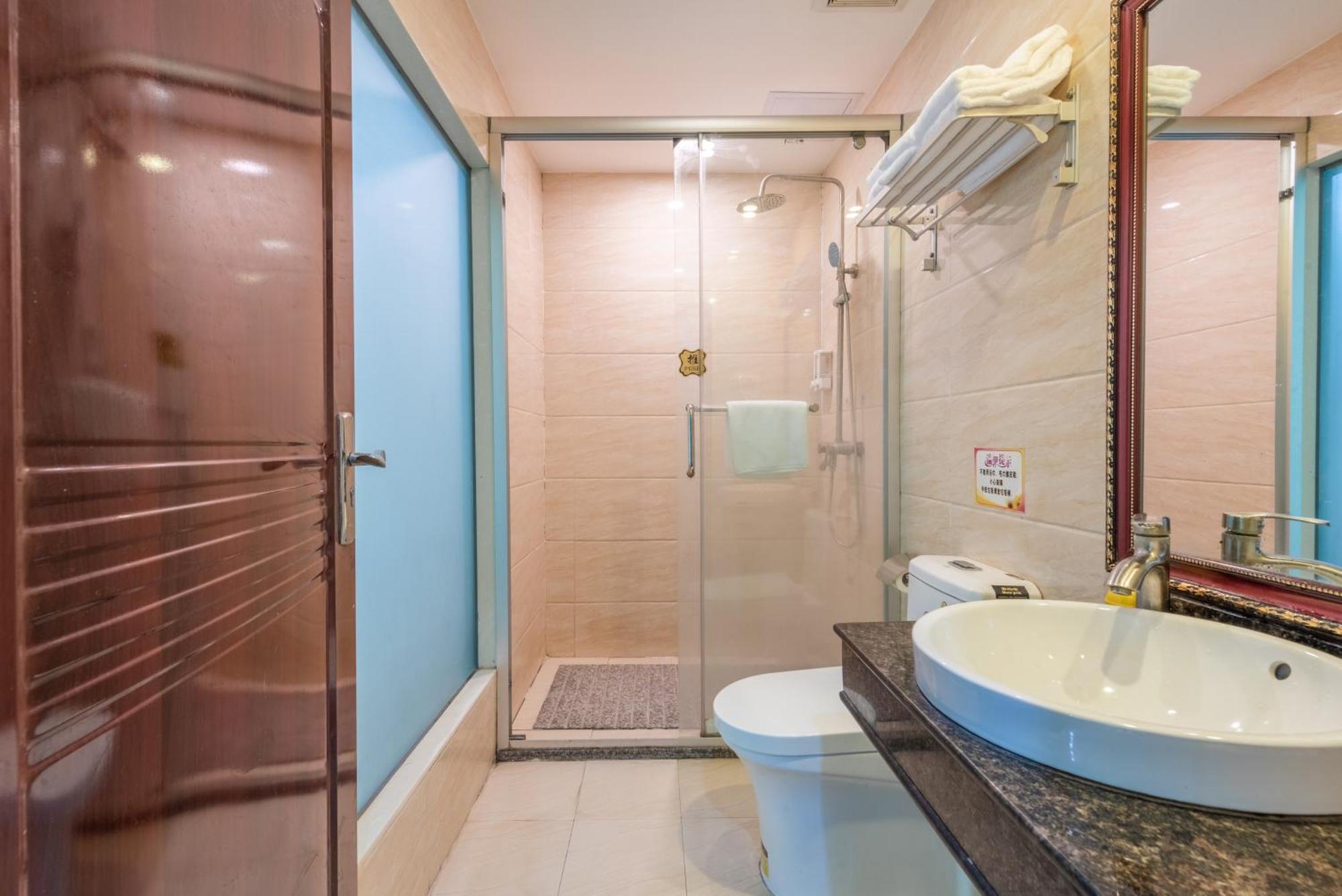 Huahang Hotel - Guangzhou Baiyun International Airport - Free Airport Shuttle Bus エクステリア 写真
