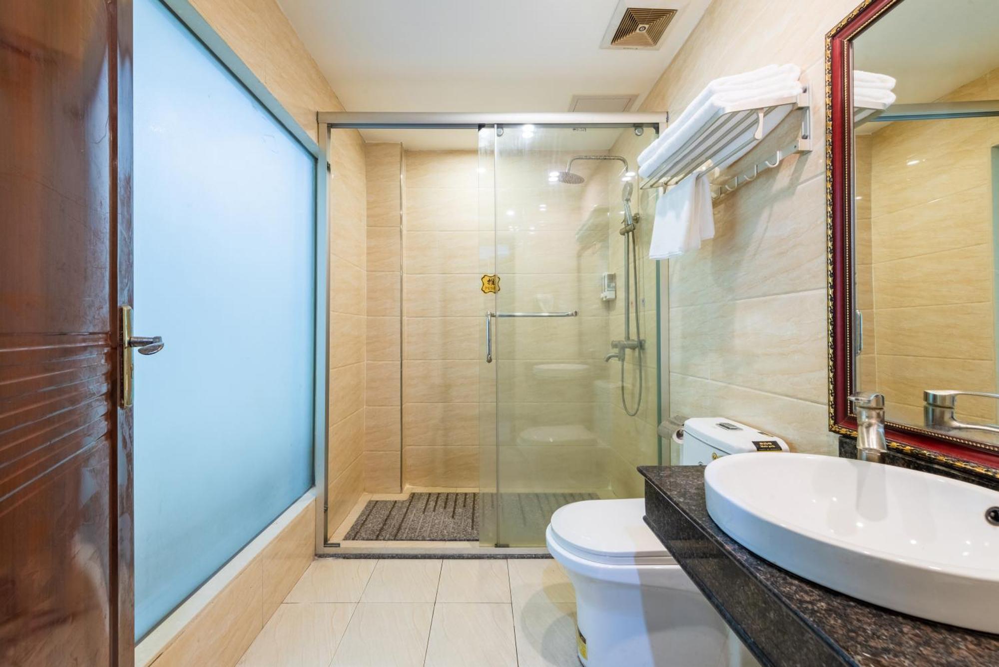 Huahang Hotel - Guangzhou Baiyun International Airport - Free Airport Shuttle Bus エクステリア 写真